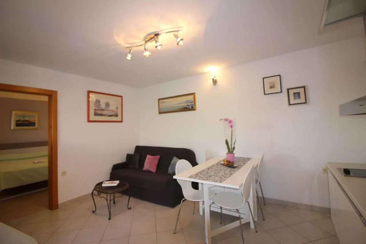 Apartment In Porec With One-Bedroom 7